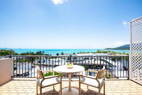 OCEAN VIEWS 10 - Your Accommodation 0