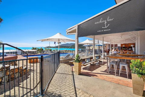 OCEAN VIEWS 10 - Your Accommodation 2