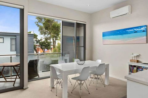 OG- By The Sea, 400m To Beach - Your Accommodation 3