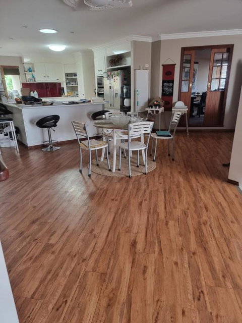 Open Plan Large Home - Your Accommodation 0