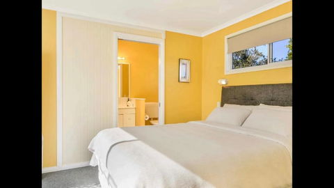 Orange Blossom- Comboyne Mountain Cottages - Your Accommodation 3