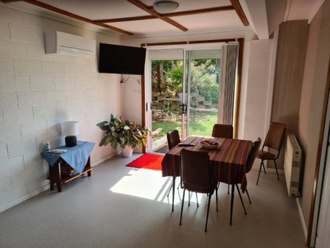 Orchard 2 Bedroom Apartment In Devonport - Your Accommodation 1