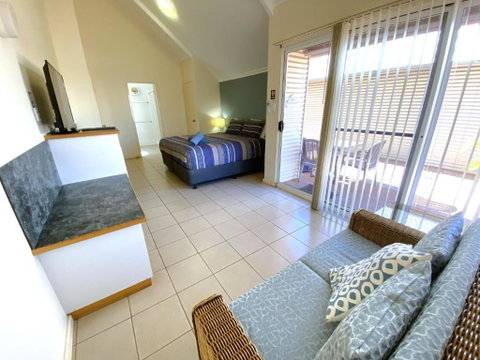 Osprey Holiday Village Unit 201 1 Bedroom - Your Accommodation 3