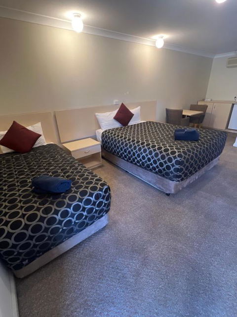 OVERLANDER MOTOR LODGE - Your Accommodation 2