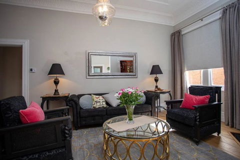 Oxbridge- Period Home In Central Goulburn - Your Accommodation 0