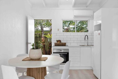 PA2 Stunning Sunshine Beach Apt Pets Welcome - Your Accommodation 2