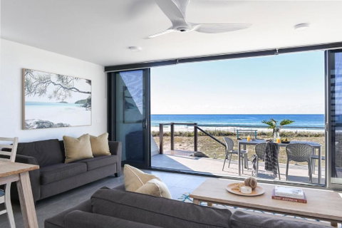 Pacific Dawn On The Beach - Your Accommodation 2