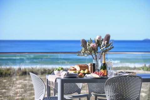Pacific Dawn On The Beach - Your Accommodation 3