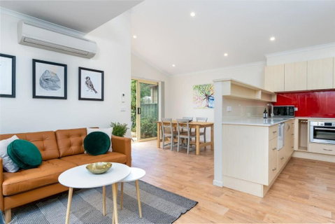 Peaceful 1BR Courtyard Unit In Quiet Dickson - Your Accommodation 2