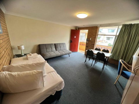 Paramount Motel - Your Accommodation 1