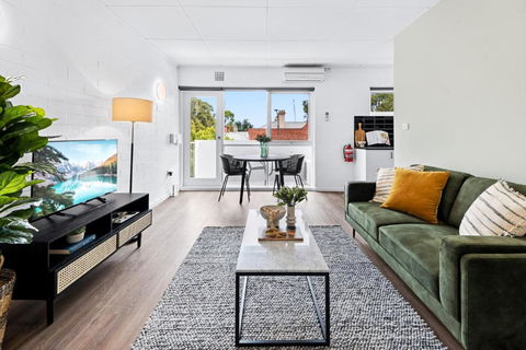 Peaceful 1-Bed Apartment Near The City Centre - Your Accommodation 0