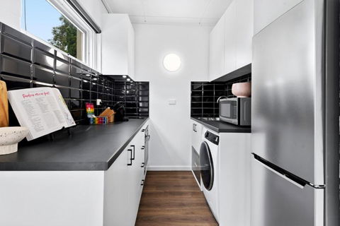 Peaceful 1-Bed Apartment Near The City Centre - Your Accommodation 3