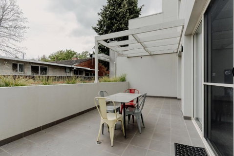 Peaceful 1-Bed Apartment Close To Lonsdale St - Your Accommodation 3