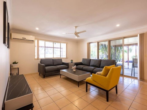 Peaceful 4B2B Sweet Home W Backyard At Springfield - Your Accommodation 3