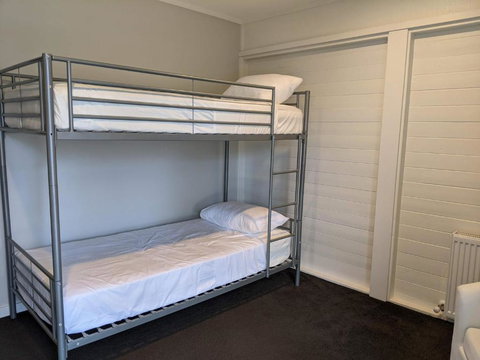 Peaceful Country Home In A Middle Of A Rainforest - Your Accommodation 3