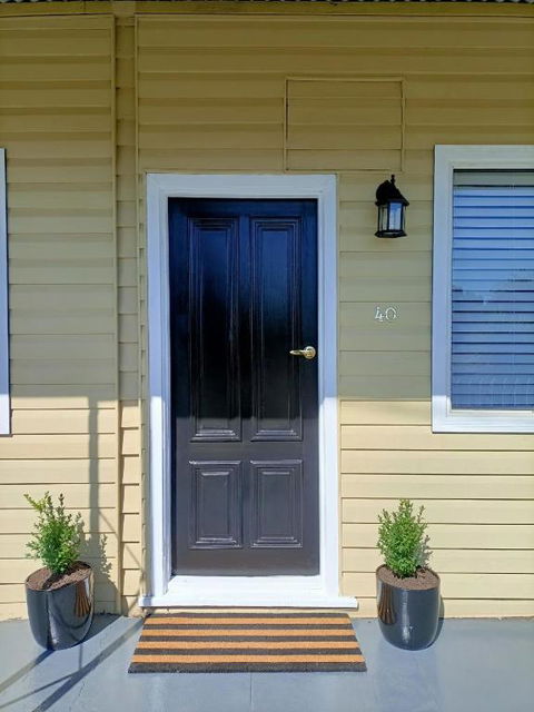Peel Cottage - Your Accommodation 1