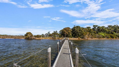 Peninsula At Metung - Access By Boat Only - Your Accommodation 1
