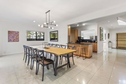 Perfectly Located 4-Bed House In Kensington - Your Accommodation 3