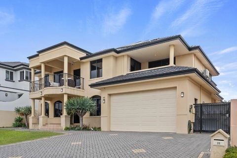 Perth 2-Story, Views, BBQ & More - Your Accommodation 0