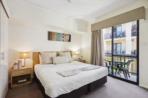 Perth Picture Perfect 1 BDR - Your Accommodation 2