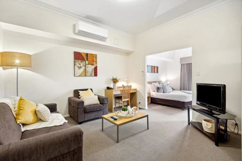 Perth Premium 1 Bedroom - Your Accommodation 1
