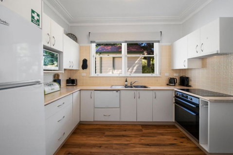 Pine Lodge - Your Accommodation 2