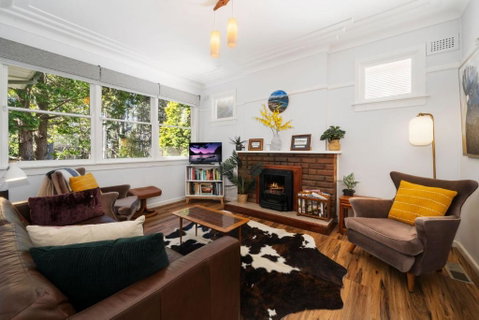 Pine Lodge - Your Accommodation 1