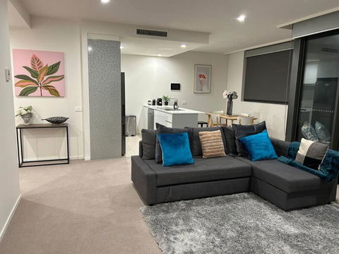 Plush Apartment On Mort - Your Accommodation 0