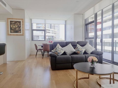 Pool View Of Marquarie Park Paradise - Your Accommodation 1