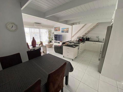 Port Lincoln Marina Waterfront Apartment - Your Accommodation 2