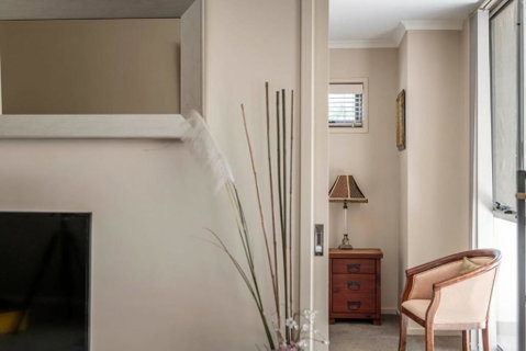 Quiet Apartment In Braddon ACT - Your Accommodation 1