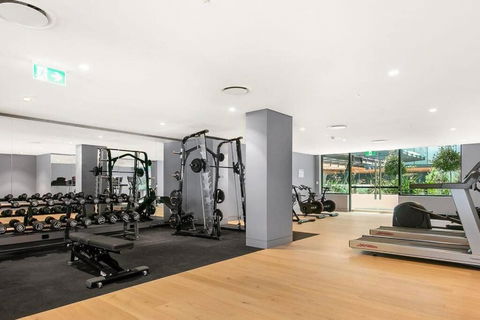 Premium 3Bed Luxury With Infinity Pool & Gym - Your Accommodation 2