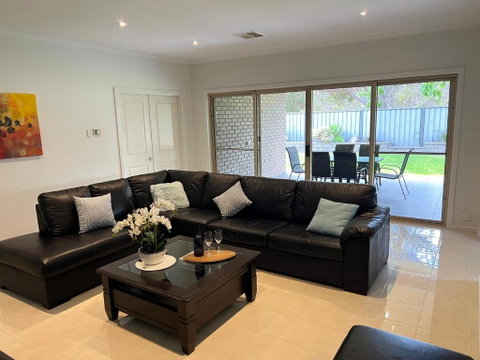 Premium Barossa Getaway - Your Accommodation 1