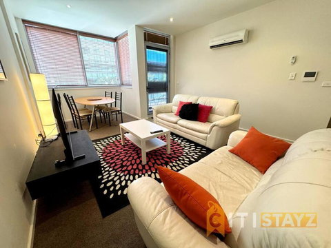 Pretty Penthouse - Close To ANU - Your Accommodation 1