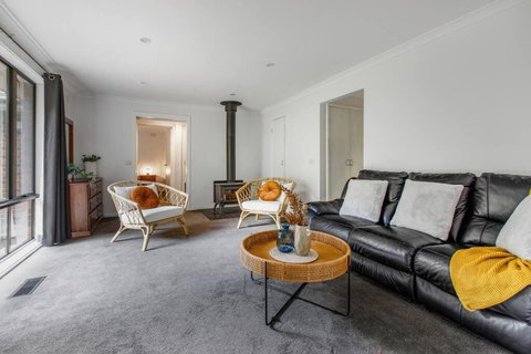 Private Holiday Home With Rain Forest Creek View - Your Accommodation 3