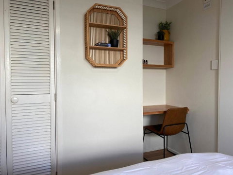 Private Guesthouse - Pet Friendly - Walk To Beach - Your Accommodation 3