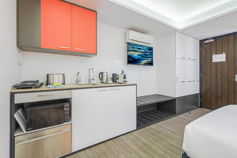 Quirky Studio With Sleek Decor In St Kilda - Your Accommodation 1