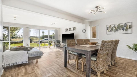 R & R Port Macquarie - Your Accommodation 0