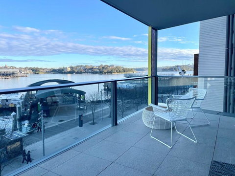 RARE Luxury Waterfront Living - Your Accommodation 1