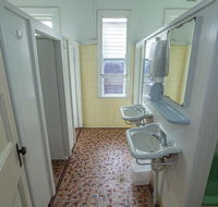 Australian Hotel - Your Accommodation