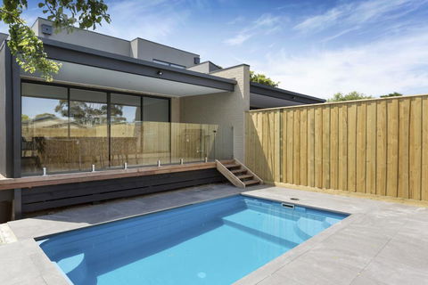 AZURE - ROSEBUD - Your Accommodation 0