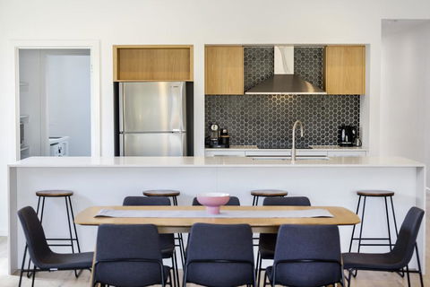 AZURE - ROSEBUD - Your Accommodation 3