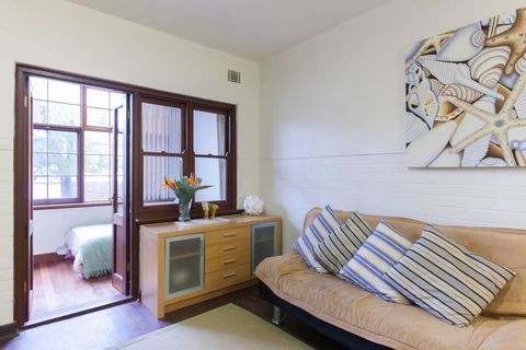 B3 Walk To UWA, Swan River On The Nedlands Border - Your Accommodation 3