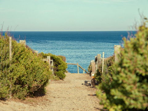 Back Beach Hideaway - Your Accommodation 3