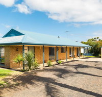Back Beach Retreat - Your Accommodation