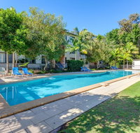 Baden 42 - Rainbow Shores Ground floor unit air conditioned overlooking outdoor spa - Your Accommodation