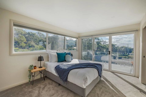 Baileys Beach House - Your Accommodation 1