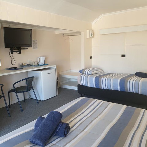 Bamboo Motor Inn - Your Accommodation 3