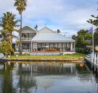 Bancroft Bay Frontage - Your Accommodation