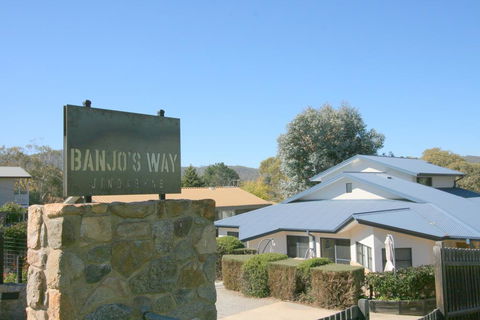 Banjos Way 1/23 Banjo Patterson Crescent - Your Accommodation 0